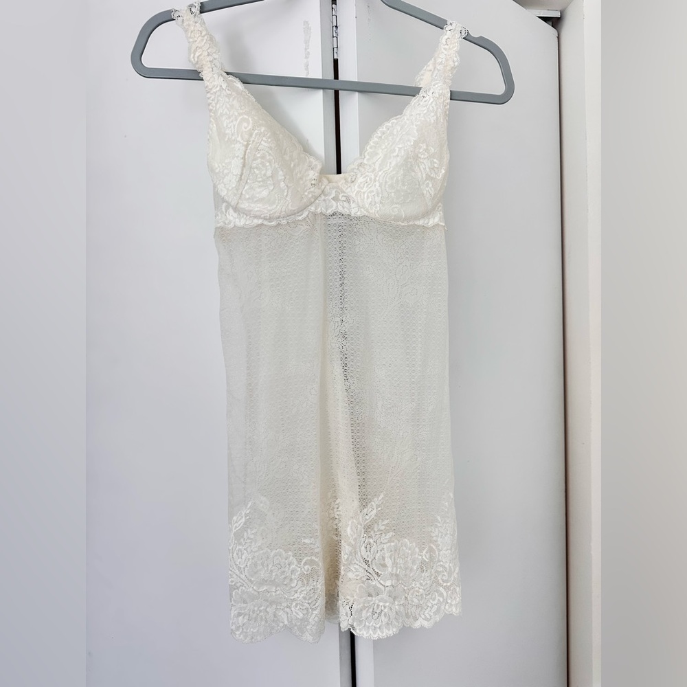 La Perla Elegant Cream Lace Chemise - Picture 1 of 16